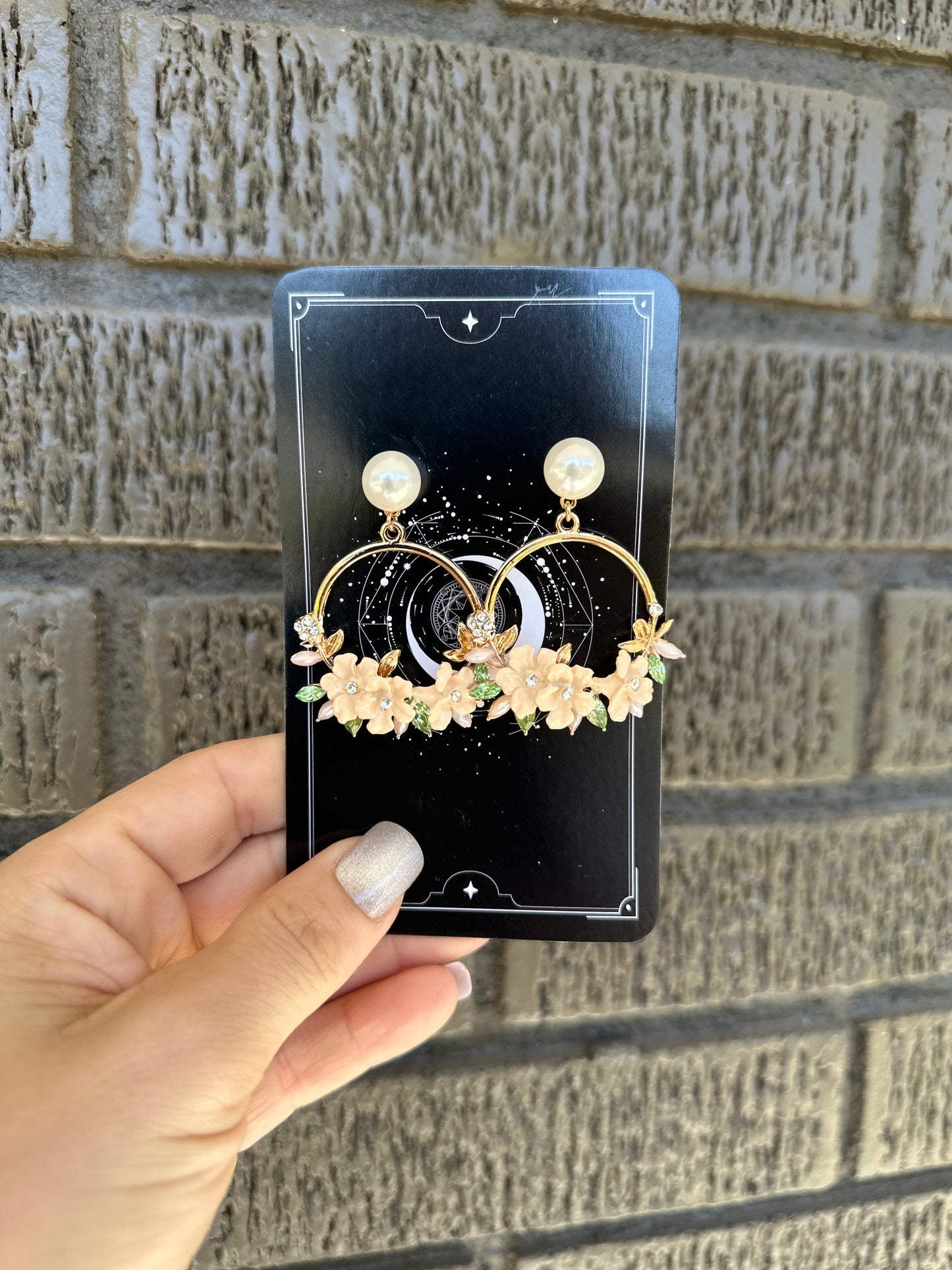 STATEMENT EARRINGS 011